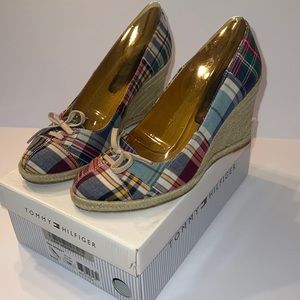 Tommy Hilfiger womens size 10 plaid wedge